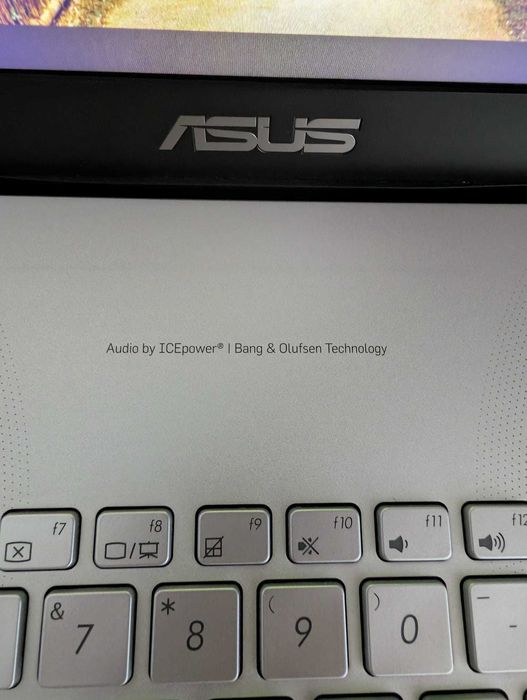 Laptop Asus 17,3 inch, FHD, i7-4710HQ, 8 GB RAM, GeForce gtx 850m 4 GB, 1 TB HDD + 240 GB SSD