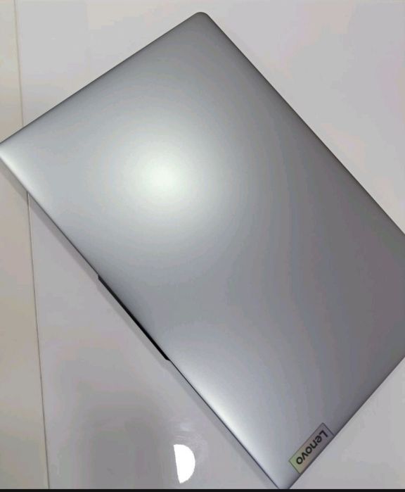 Noutbok Lenova V15 IGL
