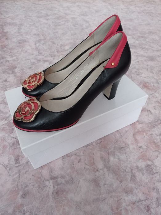 Продам новые туфли