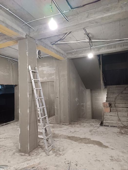 Tencuieli mecanizate cu pompa