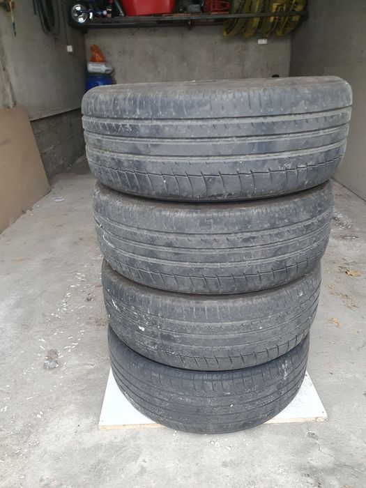 Шины летние 215/55/17