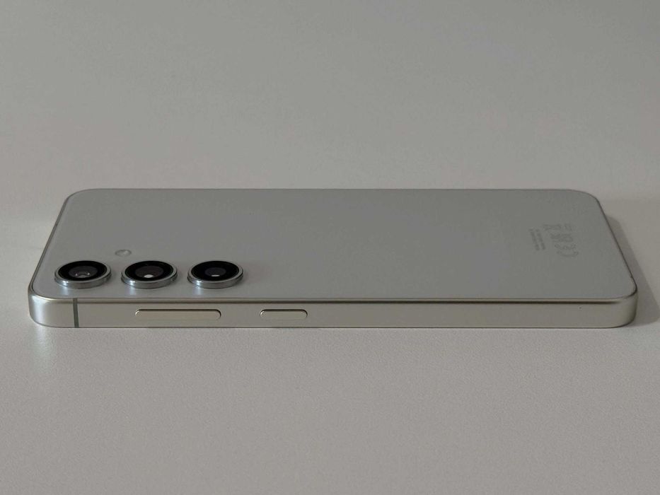 Бартер! Kaто НОВ! Samsung Galaxy S24 256GB Marble Grey (Сив)