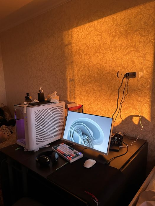 Белый монитор 240герц hz