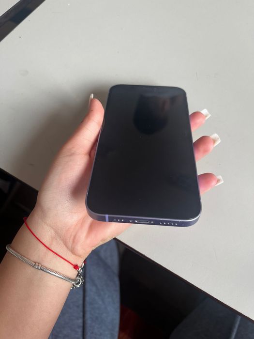 Vand Iphone 12, mov