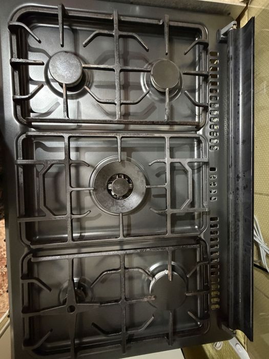 Продам газовую плиту