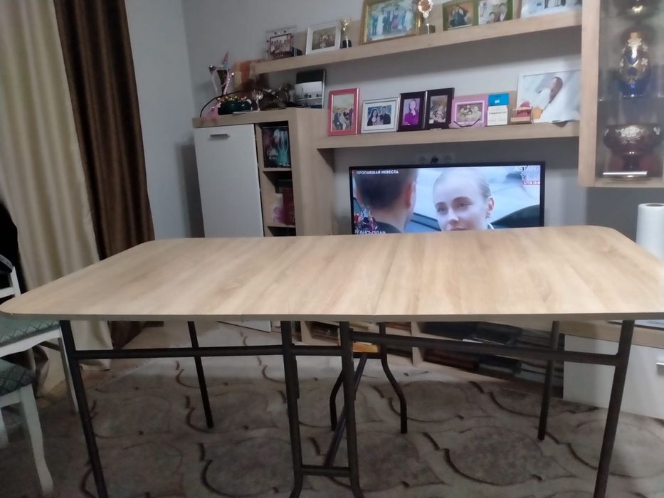 Стол-книжка с железными ножкамм