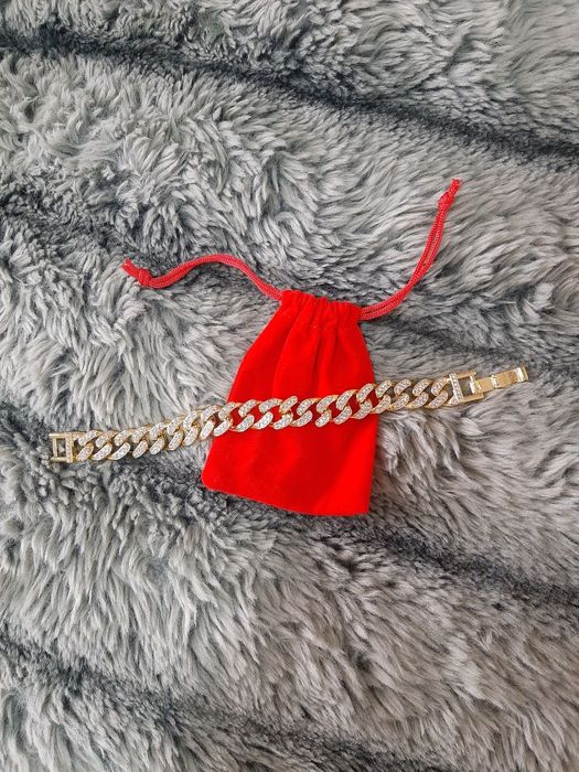 Браслет широкий с камнями