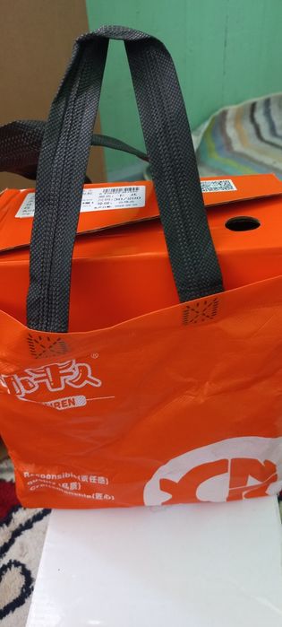 Детские кроссовки