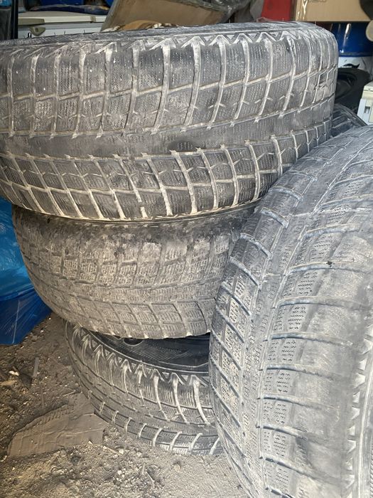 Продам диски с шинами 18