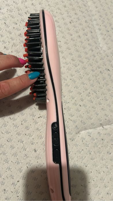 Четка за изправяне на коса