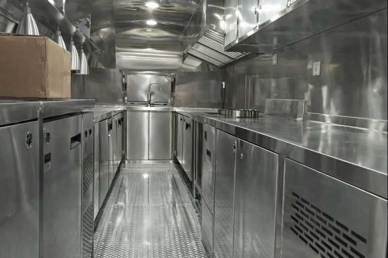 Vând Food Truck – Complet echipat, gata de lucru