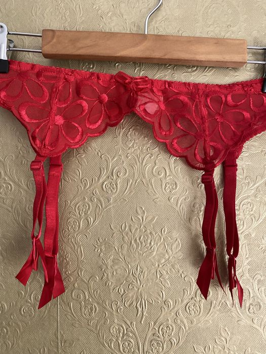 Дантелен колан за жартиери Triumph/ Уамамау/ Britney Spears/ Tenzenis/ Victoria's secret бикини