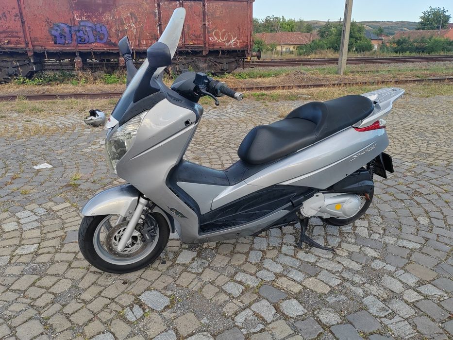 Vând maxi-scuter Honda S-wing 125