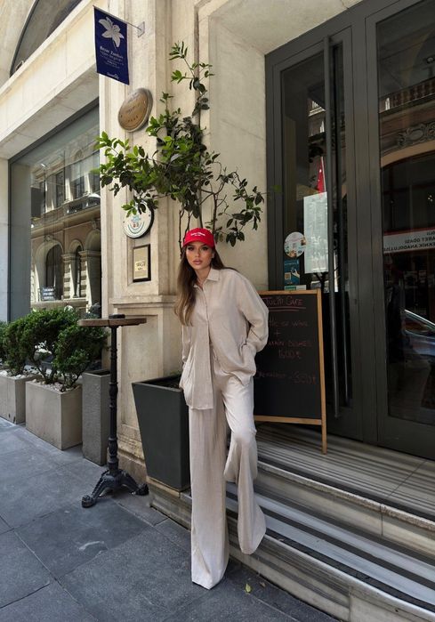 Жесток сет за пролетта и лятото. 

Размерите са С, М, Л и ХЛ; прег