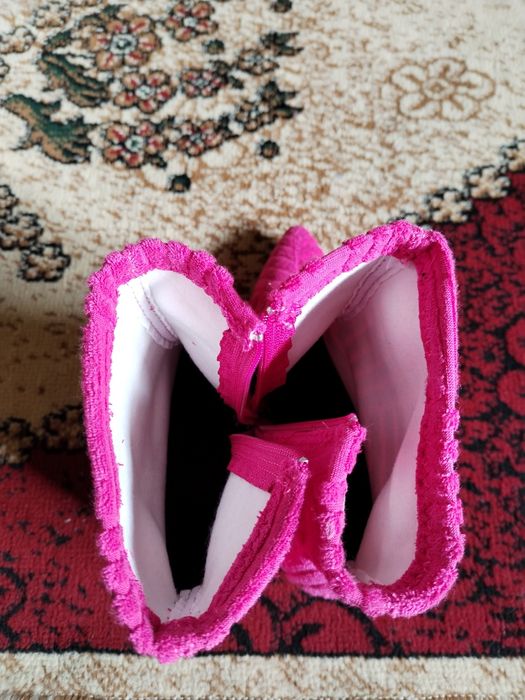 Botine roz noi mărimea 36