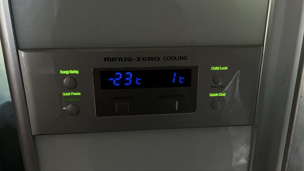 Продам холодильник Hitachi