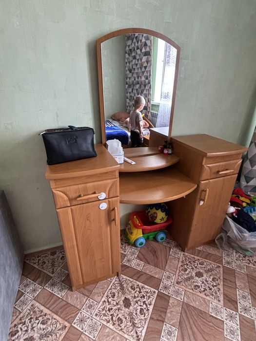 Продам холодильник ! И мебель