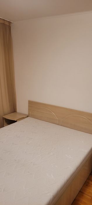 Închiriez apartament!