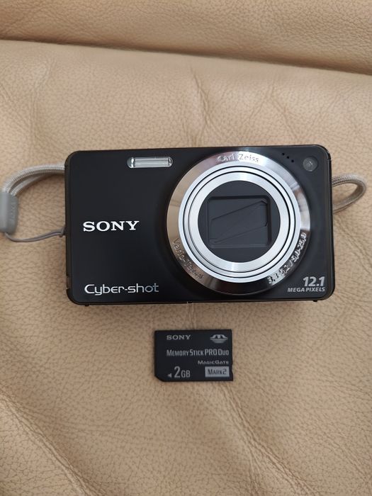 Компактен цифров фотоапарат Sony