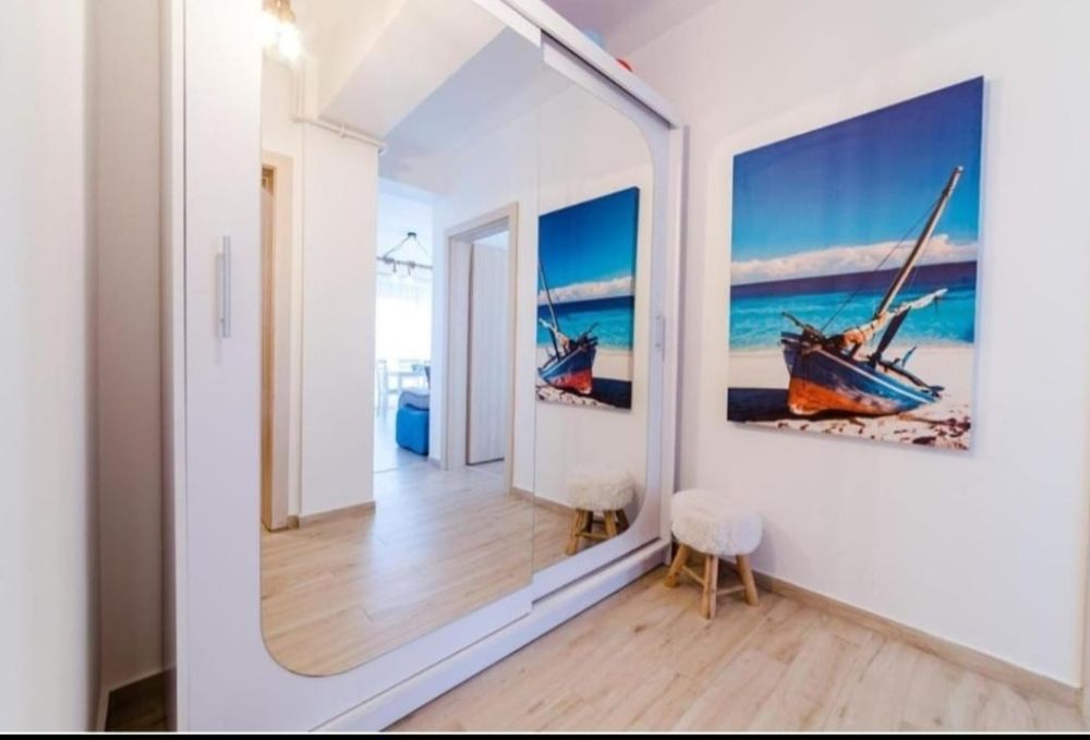 Inchiriez apartament