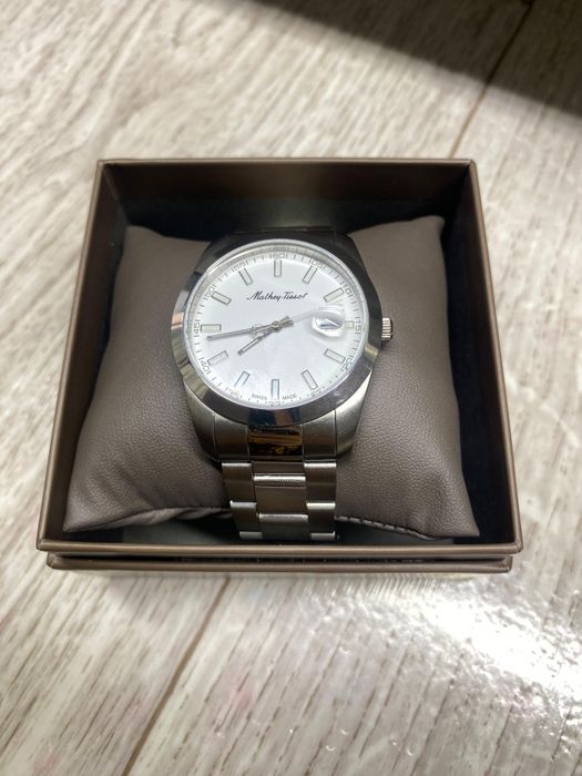 Продаю часы Mathey Tissot