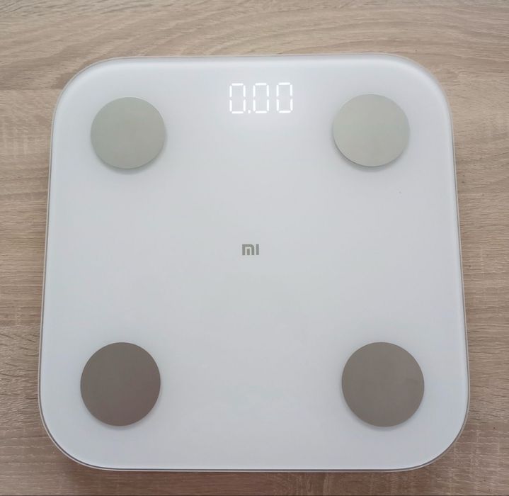 Cantar inteligent Xiaomi Mi Body Composition Scale 2, Bluetooth, 10 functii de masurare cu afisarea greutatii, masei musculare, a nivelului de grasime