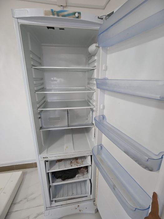 Холодильник Indesit