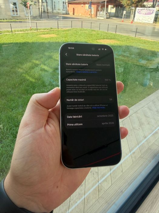 Apple iphone 17 pro  - alb - 256 gb - impecabil cu 2 puncte