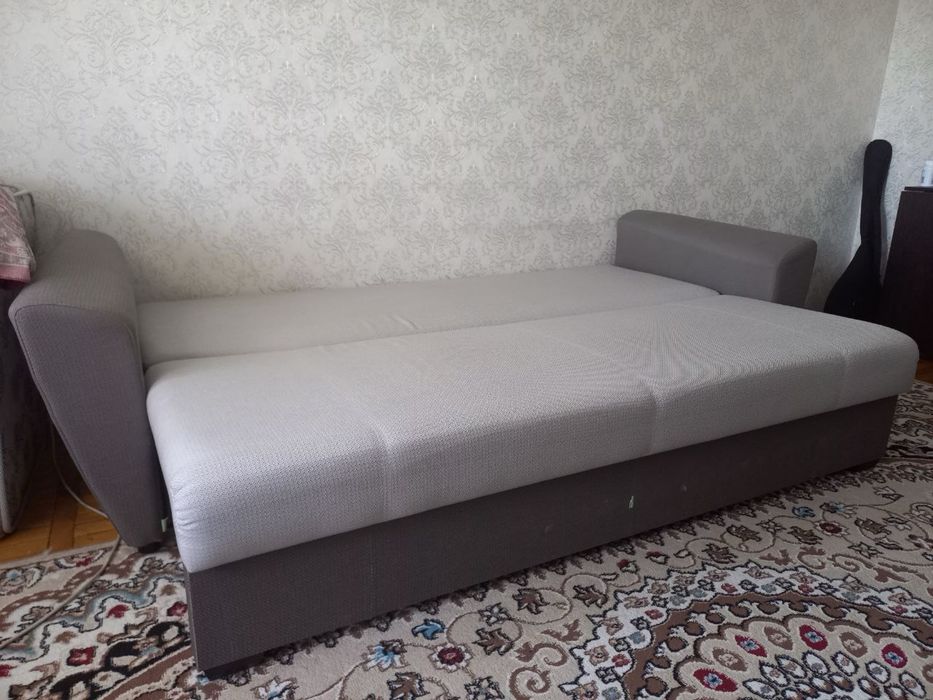 Диван двугспальный