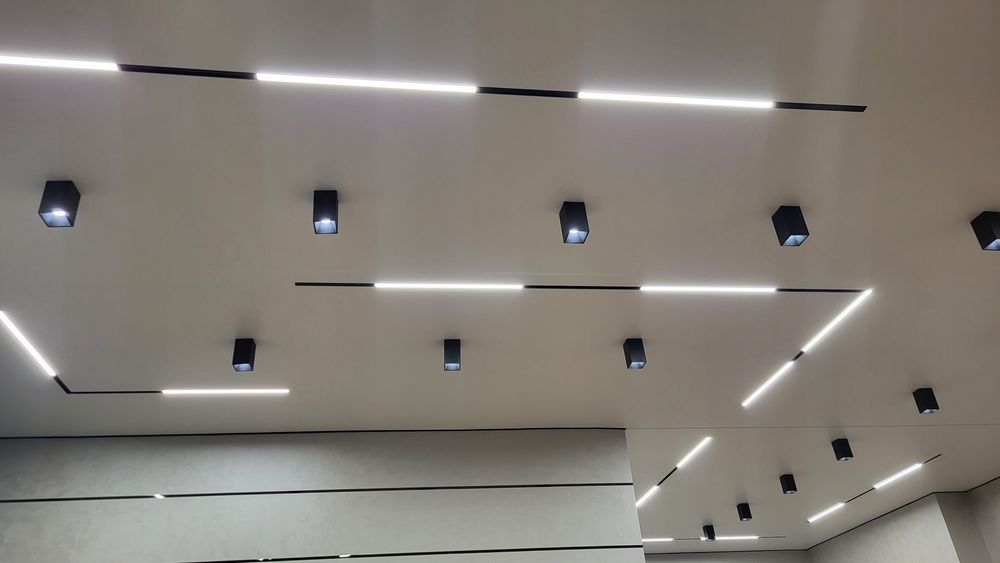 Натяжные потолки