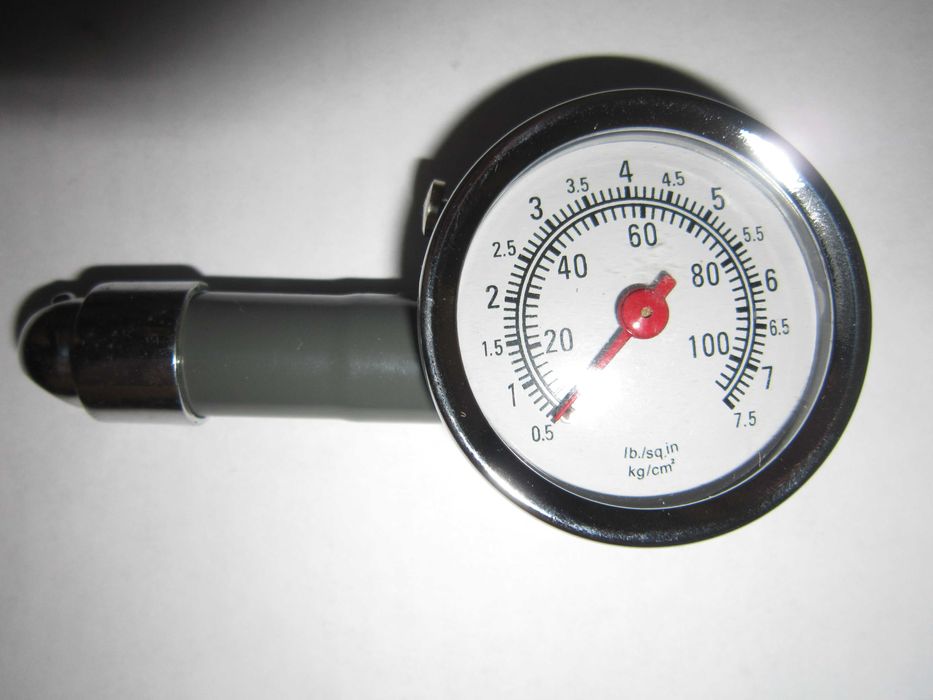 Манометр автомобильный 5500.