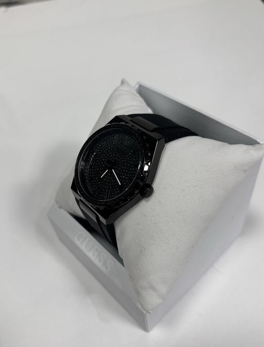 Часовник  GUESS