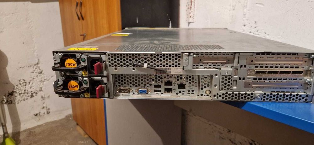 Server HP ProLiant DL180 G6 cu procesor Intel Xeon CPU L5520 2.27GHz