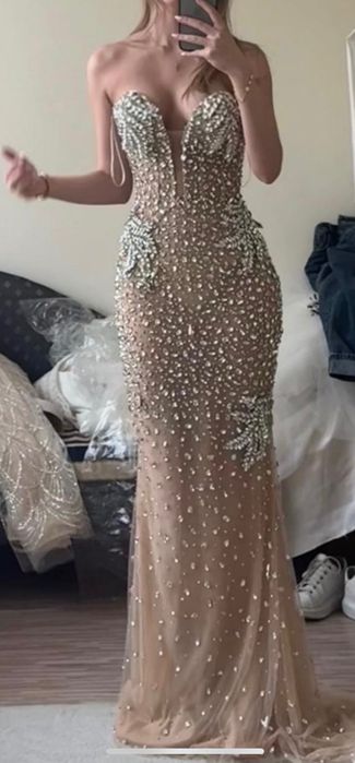 Рокля за абитуренски бал