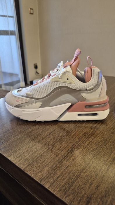 NIKE маратонки дамски