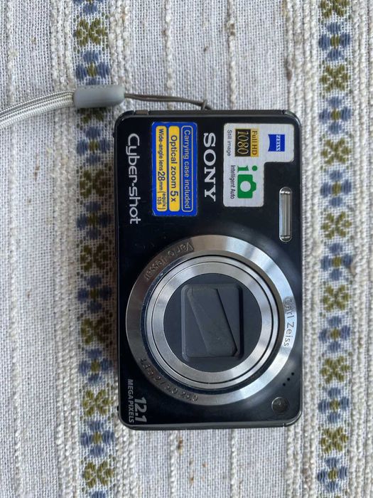 Продавам компактна камера - Sony Cyber Shot DSC W275