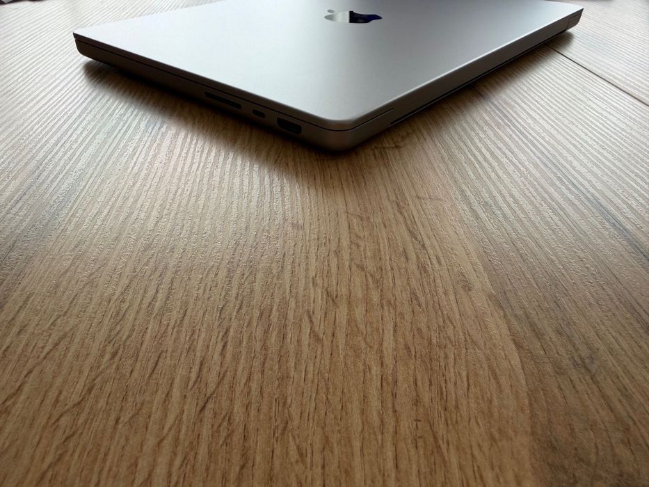 MacBook Pro 14" M1 PRO 8-CPU, 14-GPU, 16GB RAM, 512GB SSD