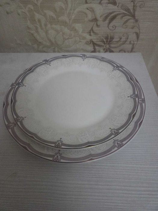 продам посуду тарелки, вазы блюда фарфор