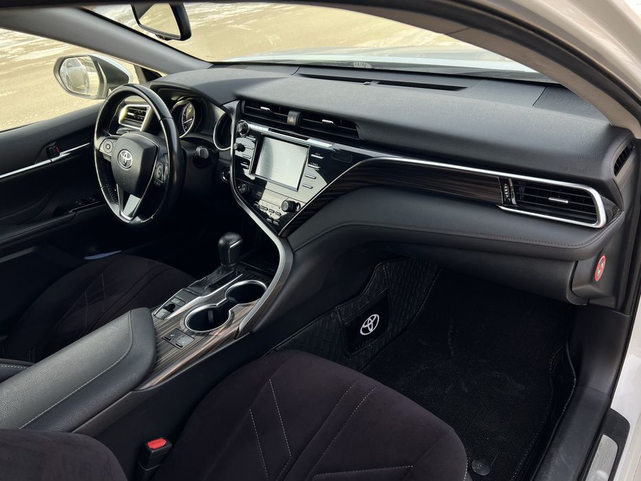 Продам чехлы на камри 70-75