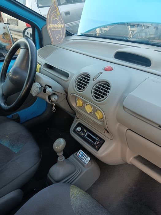 Рено Туинго на части