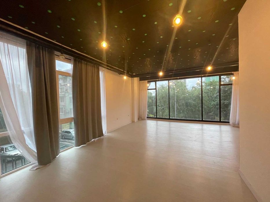 Дава се под наем Офис в Бургас, Зорница - 65 кв.м за 306 € - Снимка #1