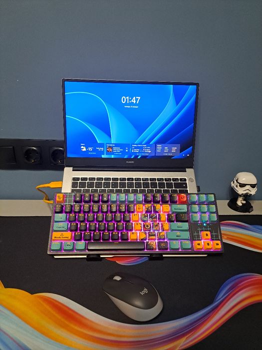 Клавиатура AT-87 с белыми свичами 
Бу брал за 50 , покупал 10 мес наза