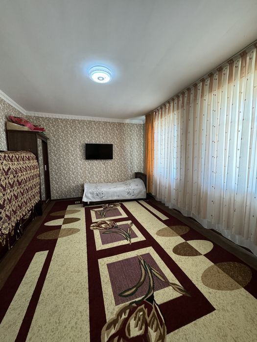 Кибрай уй сотилади