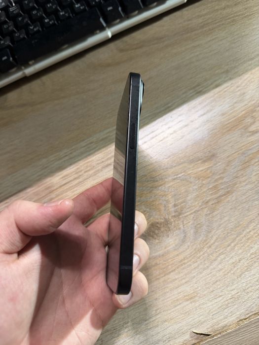 Продам iphone 15 128gb