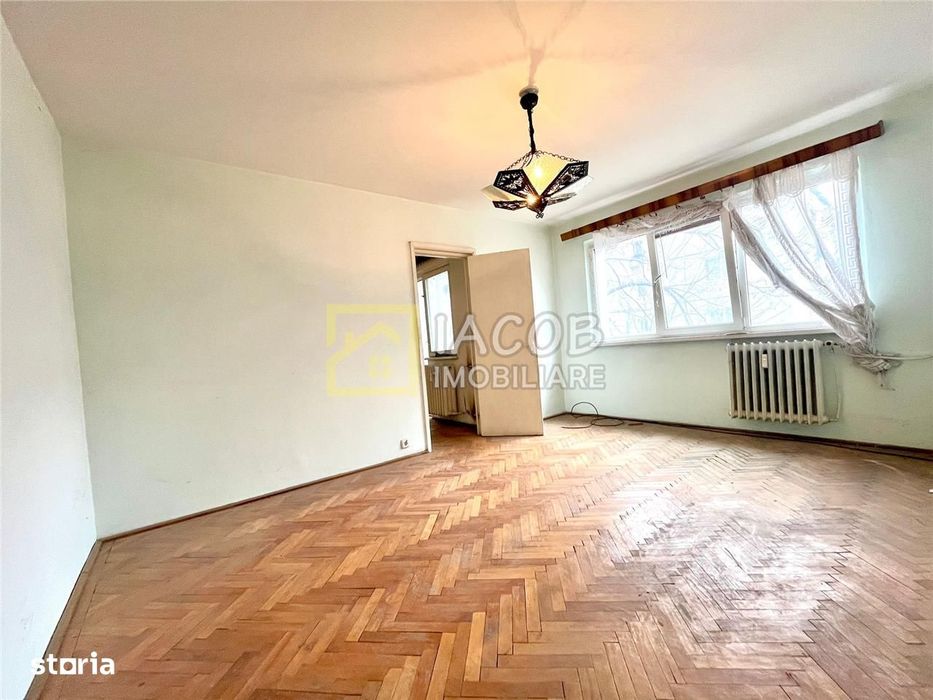 Apartament 3 camere, str. Stadionului, etaj 2