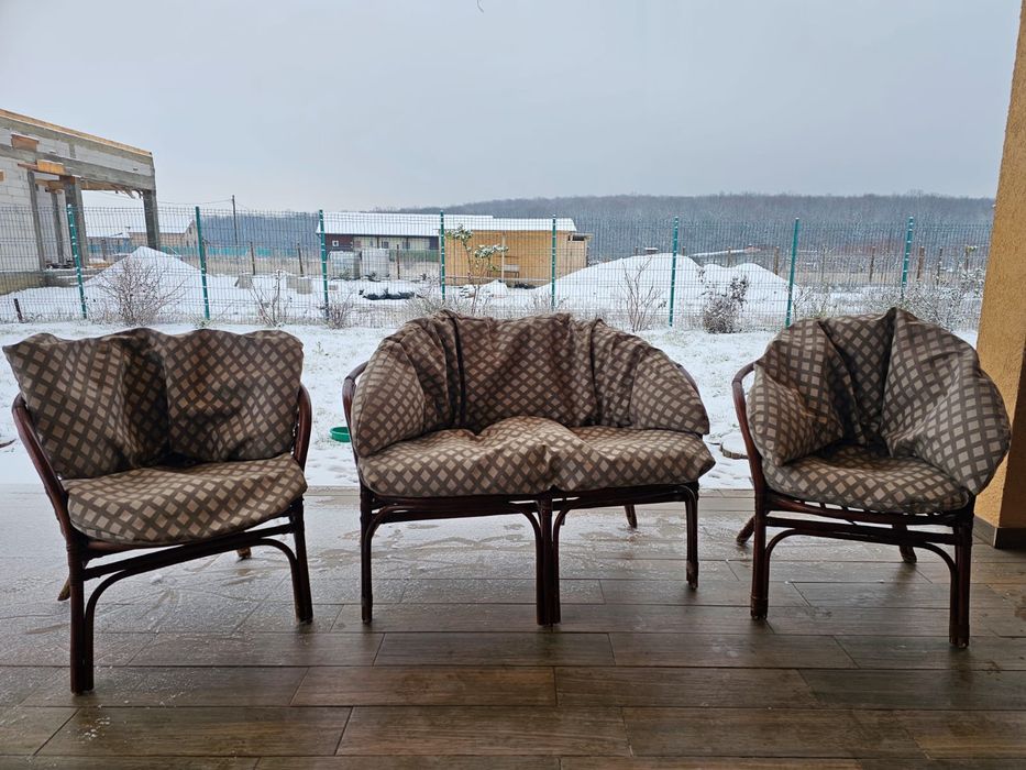 2 seturi ratan gradina/balcon cu perne stare buna 400 lei un set