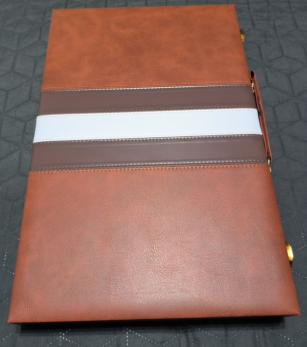 Кожена табла за игра, тип куфар