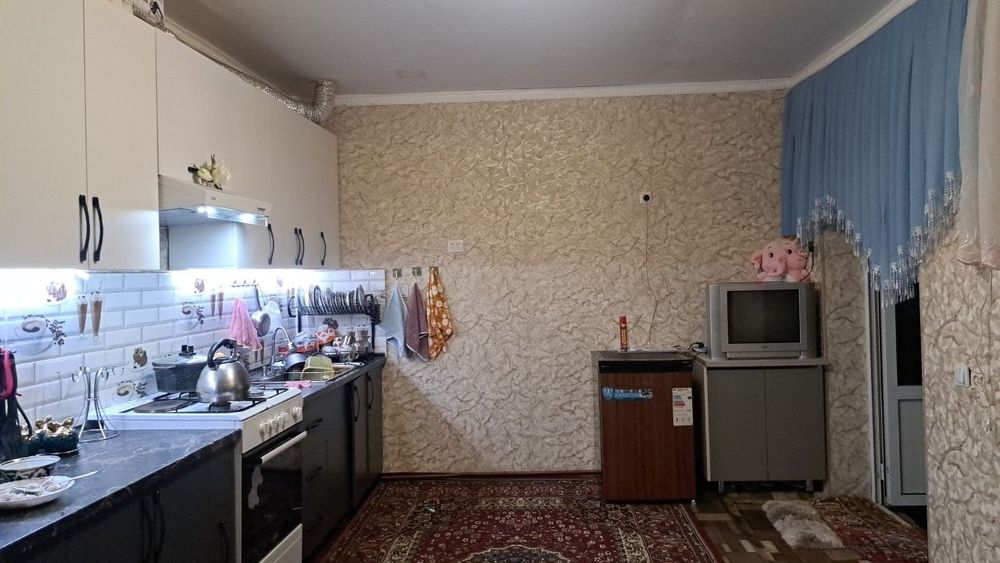 Uy hovli sotiladi