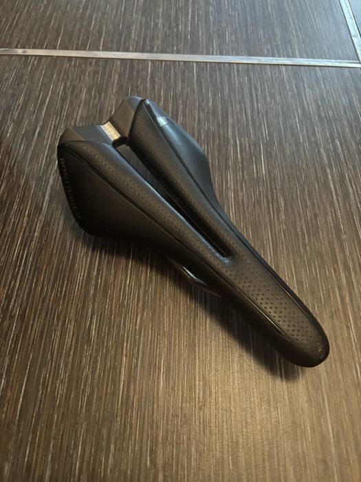 Велозапчасти седло, педали, флягодержатель, вынос