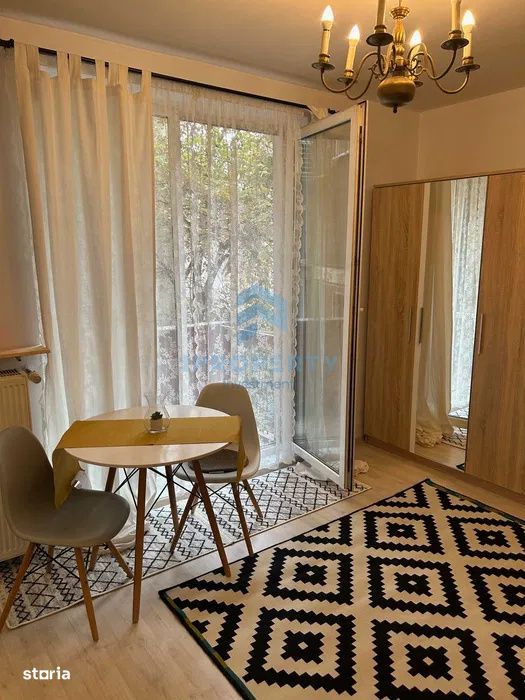 Garsoniera | Piata Unirii | Renovata | AC | Balcon